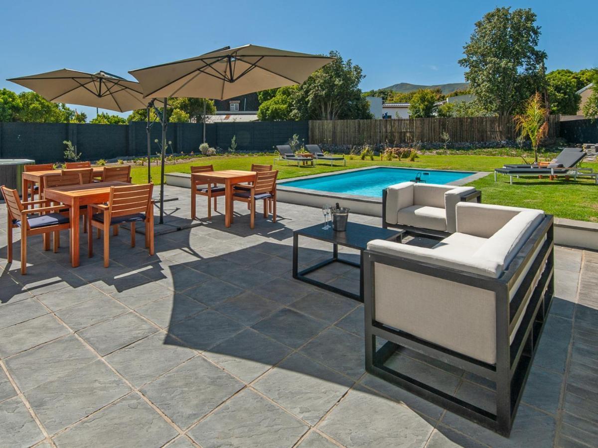 Glow Boutique Suites & Guesthouse Hermanus Esterno foto