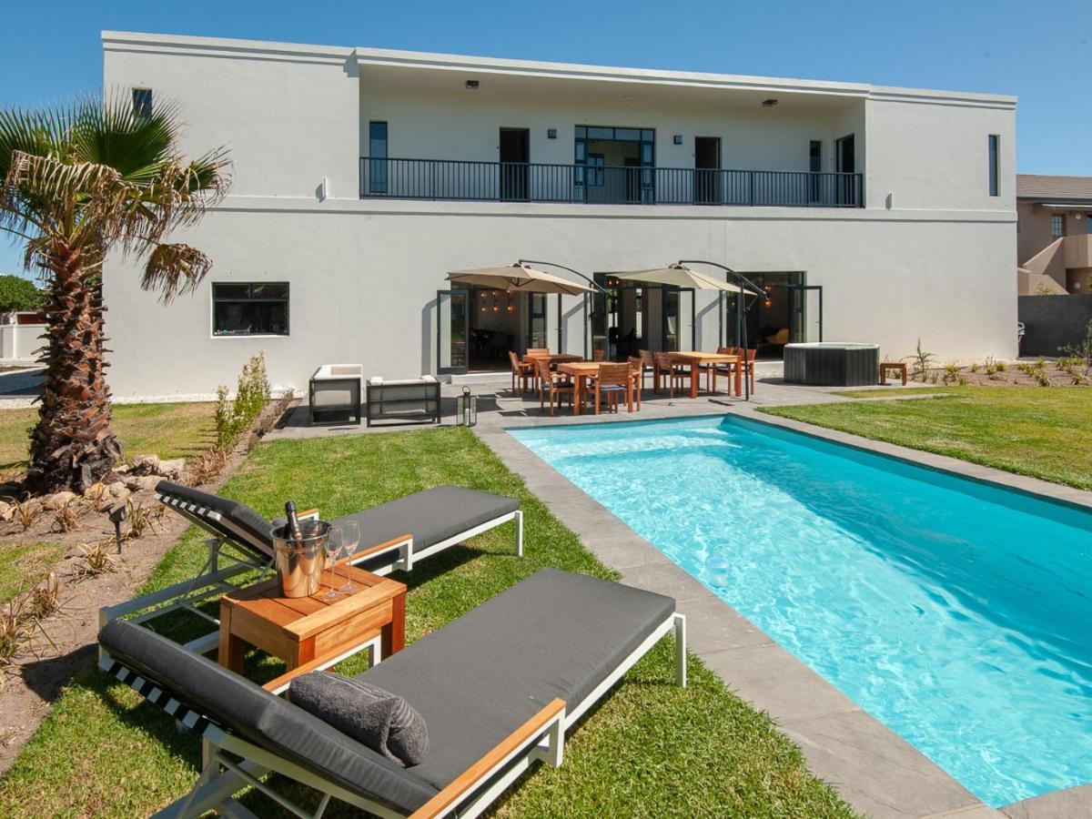 Glow Boutique Suites & Guesthouse Hermanus Esterno foto