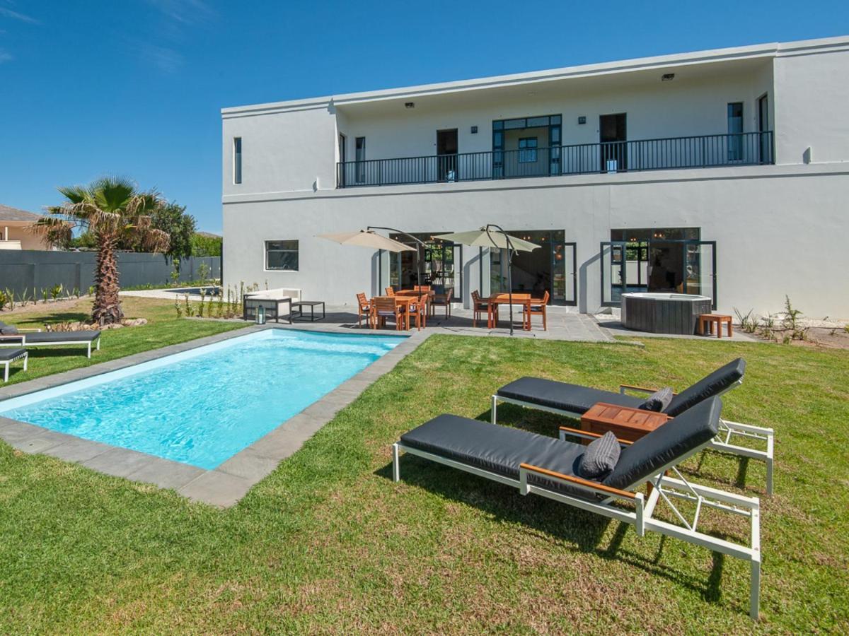 Glow Boutique Suites & Guesthouse Hermanus Esterno foto