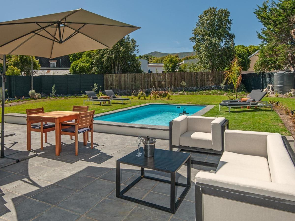 Glow Boutique Suites & Guesthouse Hermanus Esterno foto