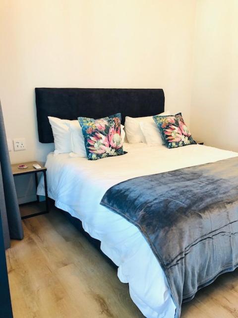 Glow Boutique Suites & Guesthouse Hermanus Esterno foto